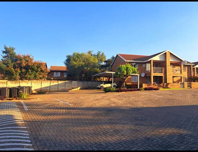 2 BEDROOM APARTMENT FOR SALE IN HIGHVELD